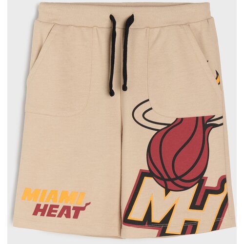 Sinsay &amp;Scaron;iroki NBA sportski set: majica loose kroja i duže kratke hlače Miami Heat Slike
