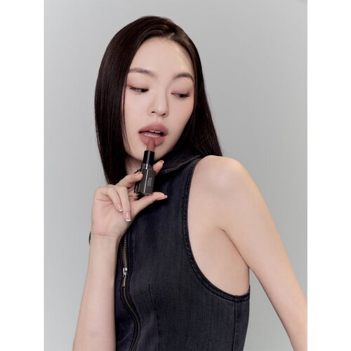 MUZIGAE MANSION Moodwear Blur Lipstick hidratantni mat ruž za usne nijansa 002 Maxi 4 g Slike