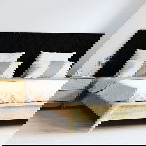 VidaXL Zidno uzglavlje crni 166x3x60 cm od masivne borovine Slike