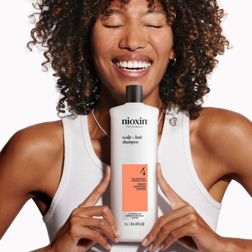 Nioxin System 4 Scalp + Hair Shampoo nježni &amp;scaron;ampon za obojenu i o&amp;scaron;tećenu kosu 1000 ml Slike