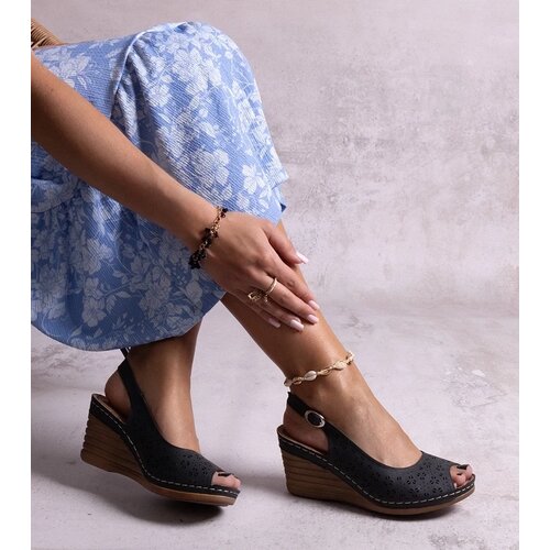 D/CEO Yellow sandals Dolores Cene