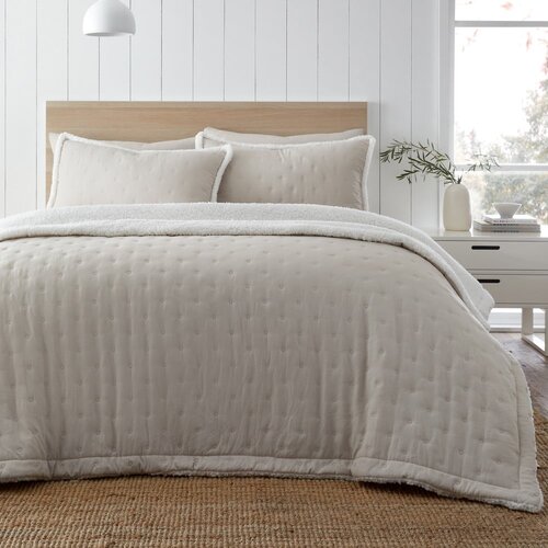 Catherine Lansfield Krem prošiven prekrivač od sherpa flisa 220x230 cm Cosy Nori – Cijene