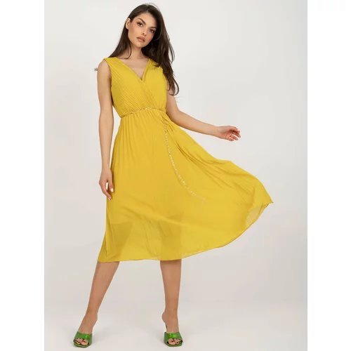 Fashion Hunters Dark yellow flowing dress with pleats