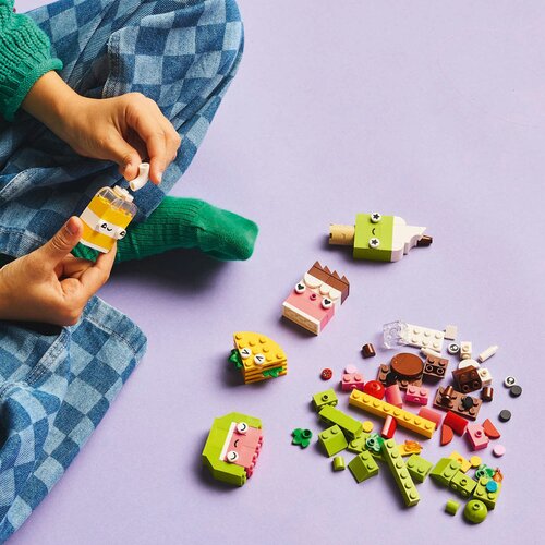 Lego Classic Kreativni njegujući prijatelji 11039 Slike