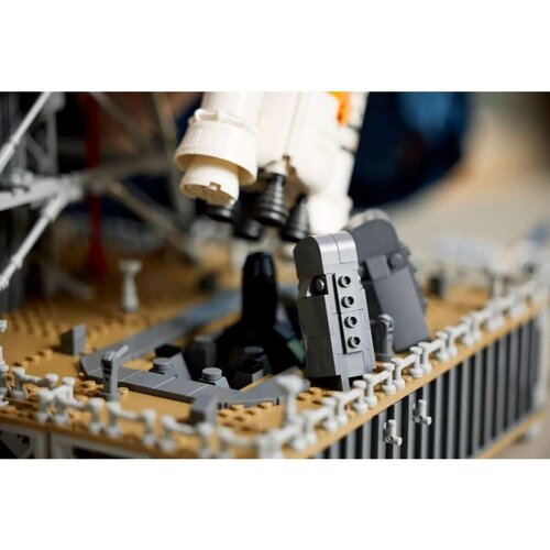 Lego Icons 10341 NASA Artemis &amp;ndash; Svemirski sistem za lansiranje Slike