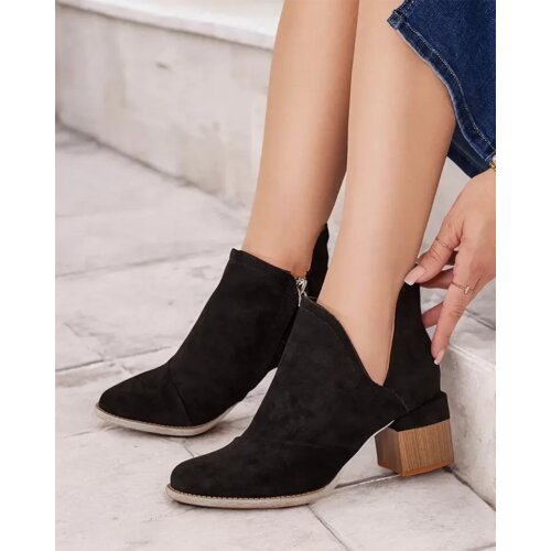 Resti Black women's insulated boots on a brown Karela post - Footwear Cene