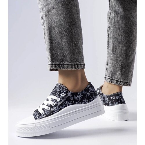 D/CEO Black trainers Beat Cene