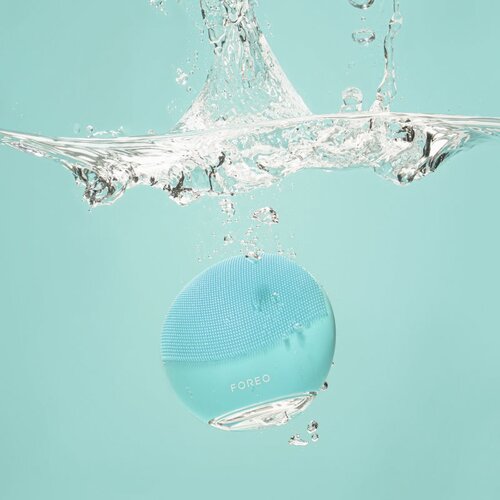 Foreo LUNA&amp;trade;4 Mini aparat za či&amp;scaron;čenje obraza Arctic Blue Slike