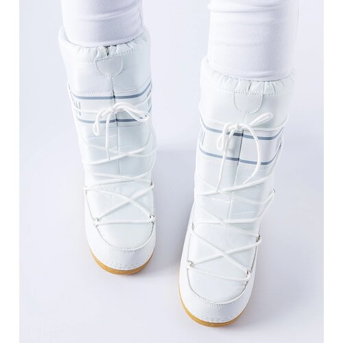 Gemre White lightweight insulated snow boots Everett Cene