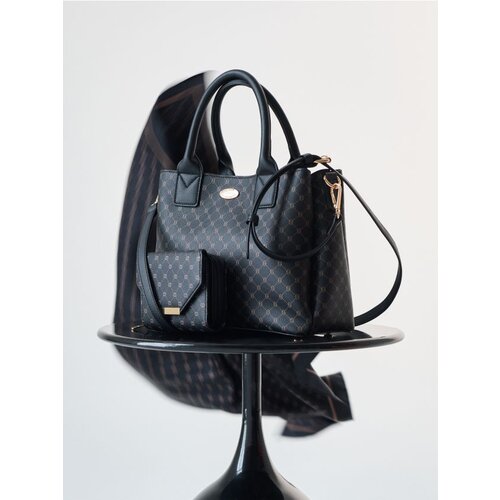 Sinsay Torba tote od imitacije kože s monogramom Cene