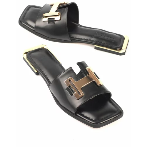 Capone Outfitters Capone Blunt Toe Women's Slippers with Metal Buckle and Metal Heel Detail