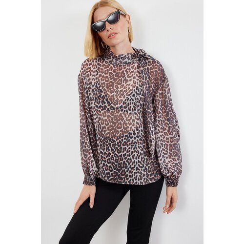 Trendyol Brown Leopard Patterned Chiffon High Collar Woven Blouse Cene