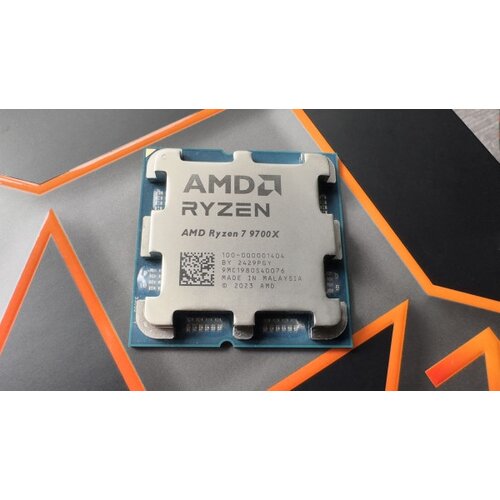 AMD CPU AM5 Ryzen 7 9700X, 8C/16T, 3.80-5.50GHz 100-000001404 Tray Cene