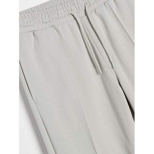 Sinsay Tapered fit hlače Slike