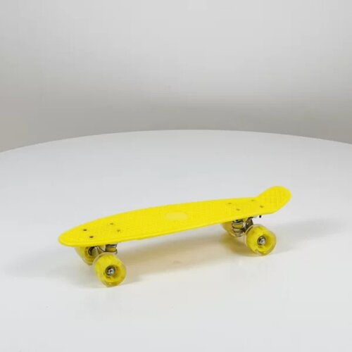  Skejtbord model 683 žuti Slike