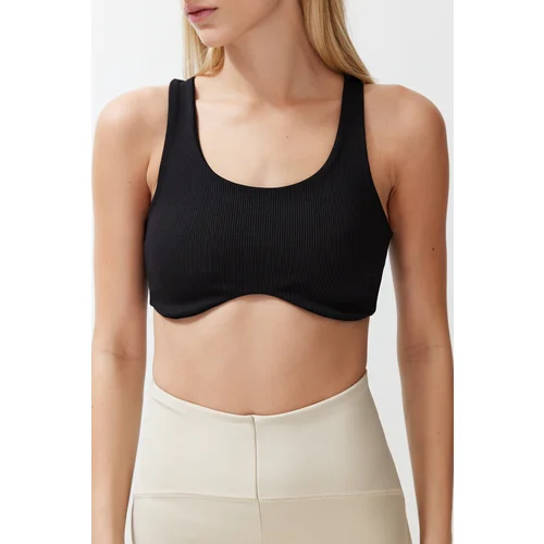 Trendyol Black Support/Shaping Back Window/Cut Out Detail Knitted Sports Bra