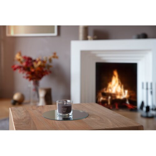 Yankee Candle Crackling Embers mala mirisna svijeća bez staklene posude 37 g Slike