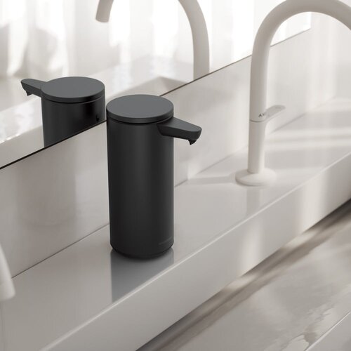 Simplehuman Črn jeklen avtomatski dozirnik za milo 266 ml &amp;ndash; Slike