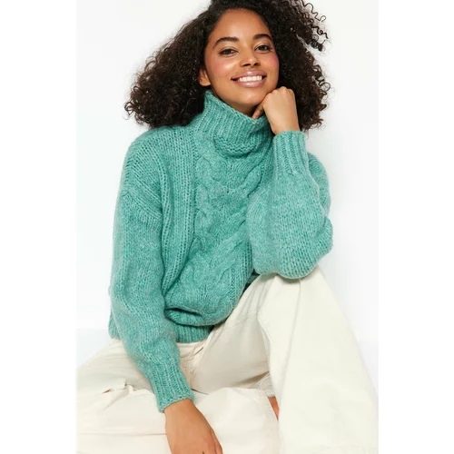 Trendyol Sweater - Grün - Regular fit