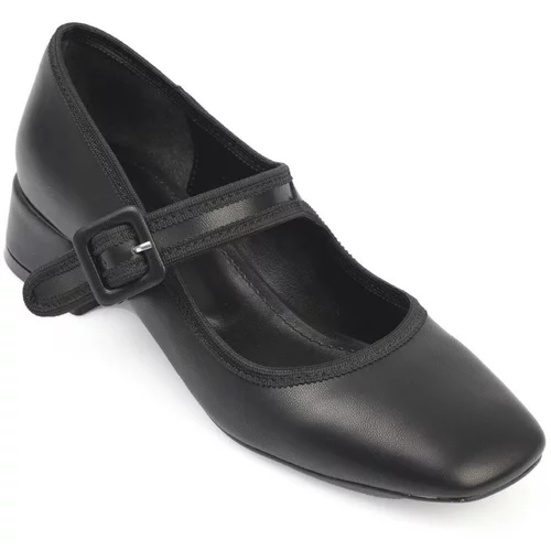 Capone Outfitters Capone Flat Toe Women's Shoes with Band Buckle and Low Heel.