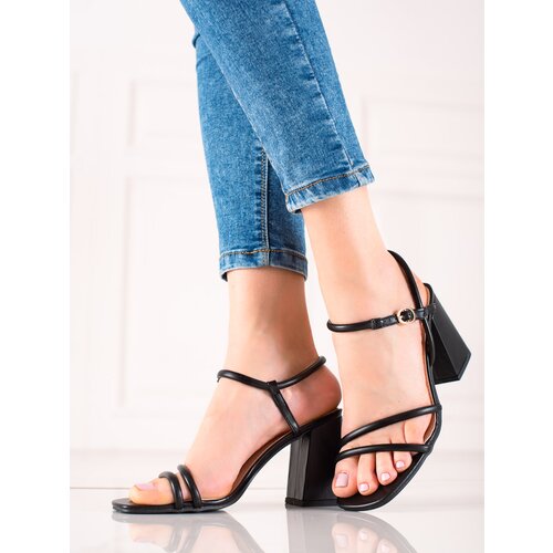 VINCEZA WIDE-HEELED SANDALS Cene