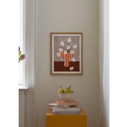 The Poster Club Plakat 50x70 cm White Flowers in Striped Vase &amp;ndash; Slike
