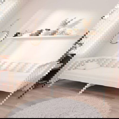 VidaXL Dnevni ležaj s madracem 90 x 200 cm bijeli od masivne borovine Slike