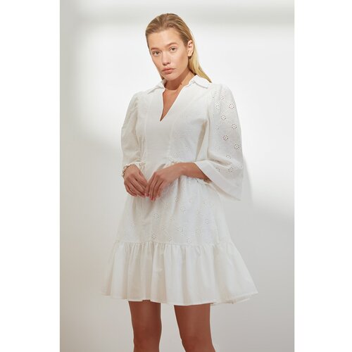 Trendyol Design White Waist Pleated Brode Dress Slike