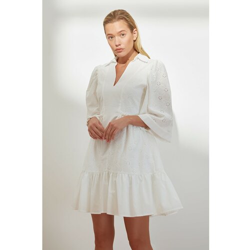 Trendyol White Waist Pleated Brode Dress Slike