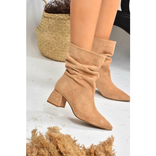 Fox Shoes Women's Camel Suede Low Heeled Boots Cene