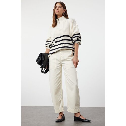 Trendyol ecru pocket detailed high waist barrel jeans Slike