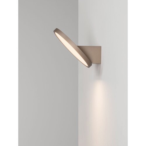 Nova Luce Aluminijasta LED zatemnitvena stenska svetilka v mat zlati barvi Vea &amp;ndash; Slike