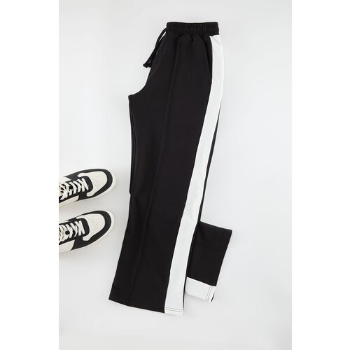 Trendyol black oversize/wide cut open leg color blocked sweatpants Slike