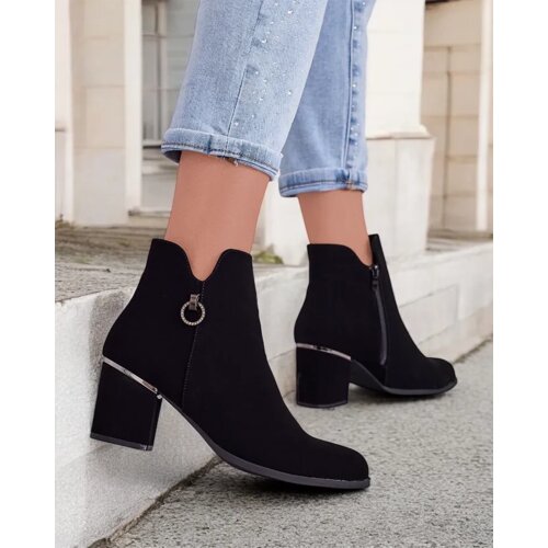 Resti Women's ankle boots on a post Omanto Cene