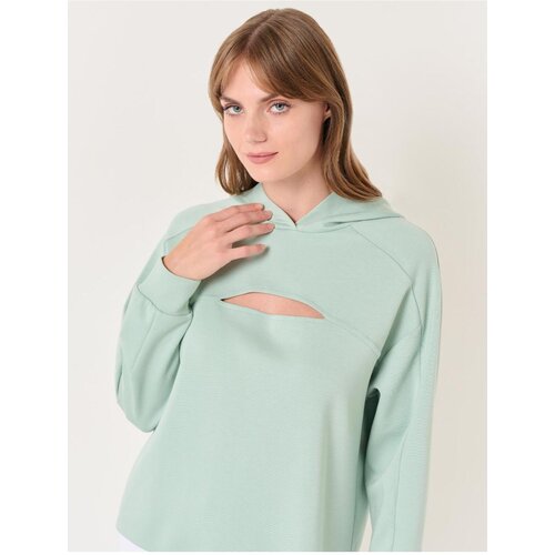 Low cut sweatshirt store