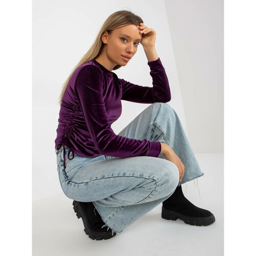 Fashion Hunters Ladies' dark purple velor blouse with welts Slike