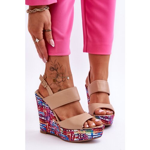 Kesi Women&amp;#039;s wedge sandals Calderia Beige Slike