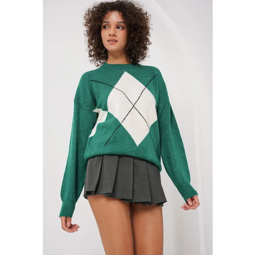 Bigdart 15895 Oversized Knitted Sweater with Diamond Pattern - Emerald Green