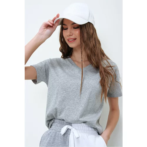 Trend Alaçatı Stili Women's Gray Melange V Neck T-Shirt