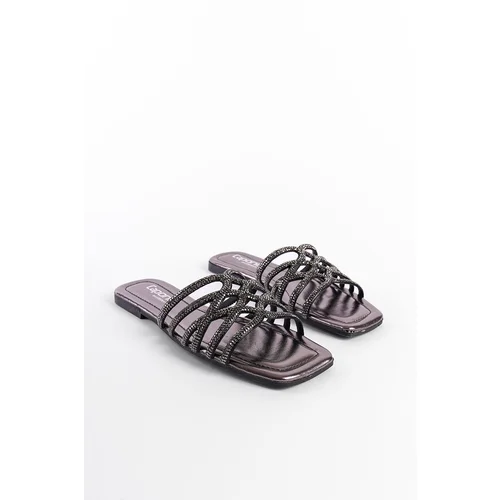 Capone Outfitters Women's Stone Slippers