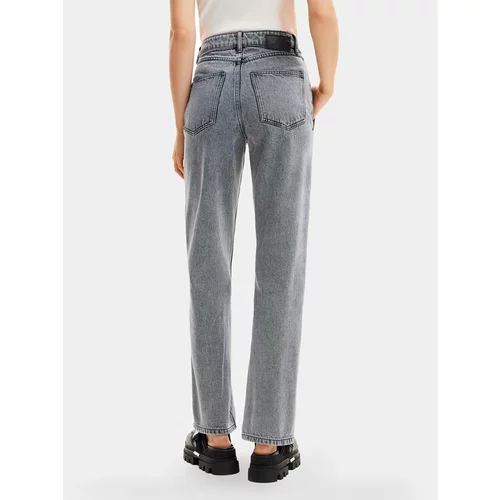 Desigual Jeans hlače Mackenzie 24SWDD56 Siva Straight Fit