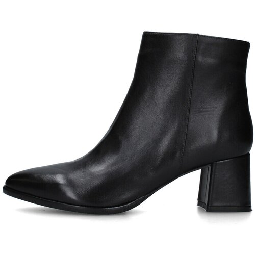 Anita Gležnjarji 605 Črna Slike