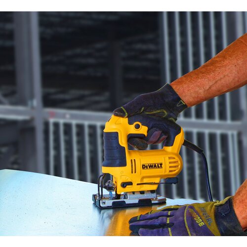 Dewalt VBODNA ŽAGA 650WGUMB MAX ZA REZANJE LESA, ALUMINIJA IN JEKLA DWE349 Cene