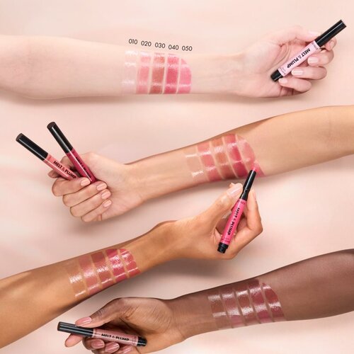 Catrice Melt &amp;amp; Plump ble&amp;scaron;čečo &amp;scaron;minko z učinkom povečanja odtenek 020 Hyp-nude-tized 1.8 g Slike