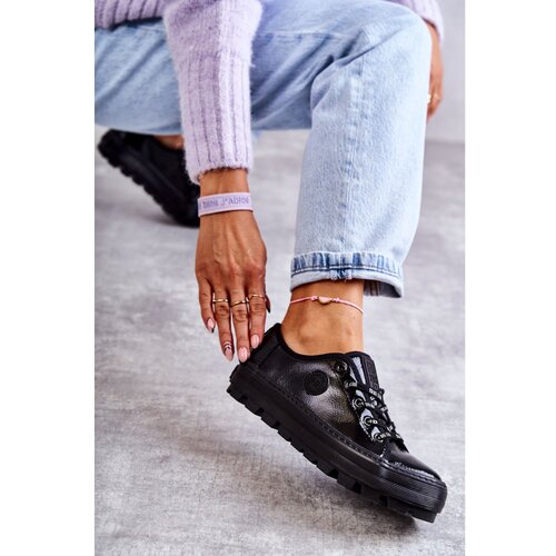 Big Star Fashionable Lacquered Sneakers KK274044 Black Cene