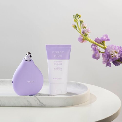 Foreo KIWI&amp;trade; Oil Control Mattifying Moisturizer matirajoča vlažilna krema 40 ml Slike