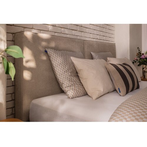 Bonami Selection Bež oblazinjena zakonska postelja s prostorom za shranjevanje z letvenim dnom 180x200 cm Thessa Bold &amp;ndash; Slike
