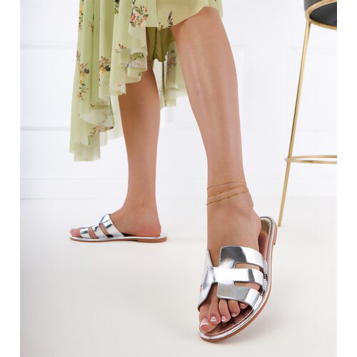 D/CEO Silver sandals decorated with cutouts Ragos Slike
