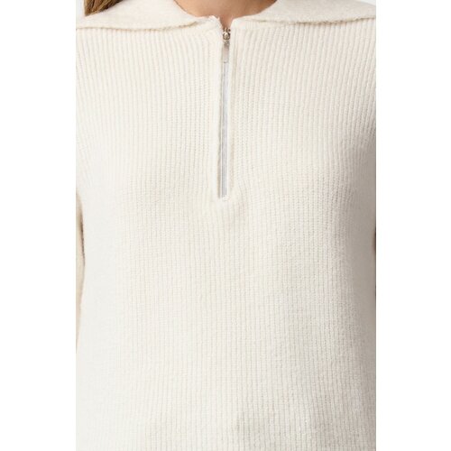 Trendyol Ecru Wool Wide Pattern Turn-down Collar Zippered Knitwear Sweater Cene