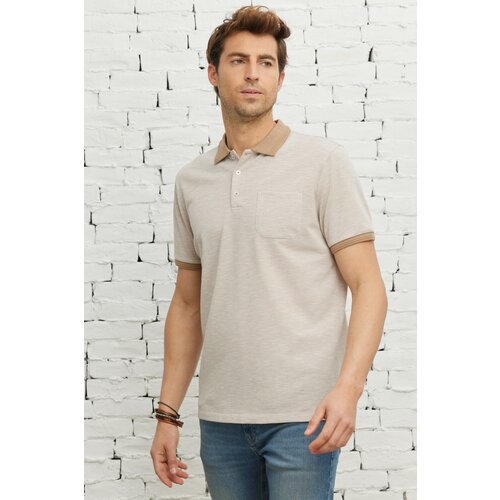 ALTINYILDIZ CLASSICS Men's Beige-white Comfort Fit Loose-fitting Polo Collar Cotton Jacquard T-Shirt with Pocket. Cene